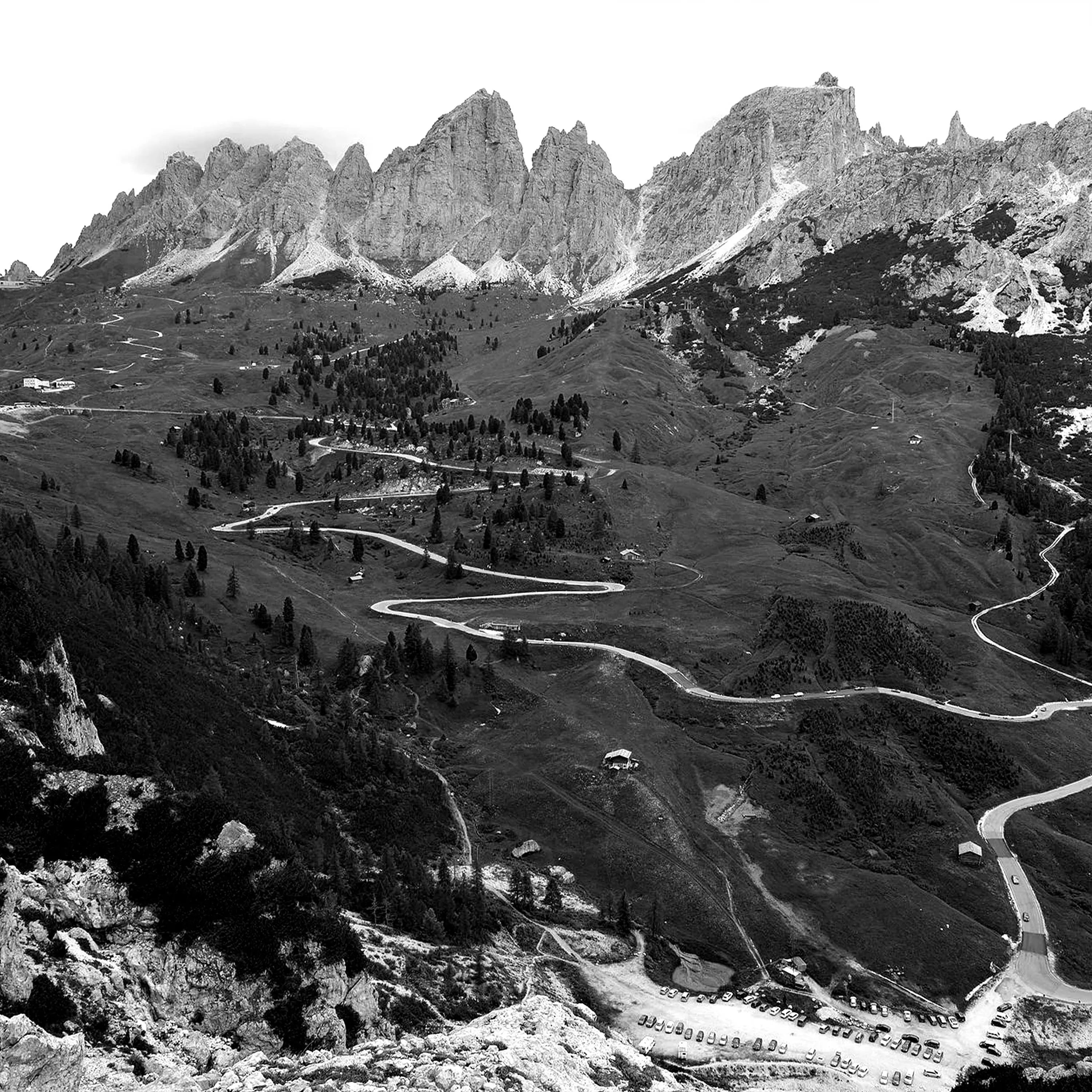 ROUTES // Sellaronda – 4 Dolomites passes Norther Italy is the home of road cycling - UDOG